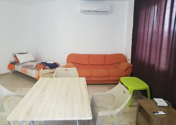 Alexandra Gæstehus 3*